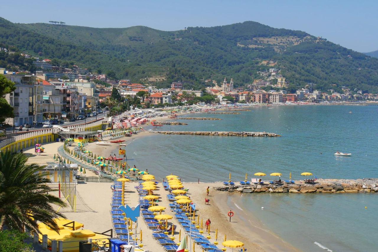 Beachy Vibes- 900M From The Beach - Happy Rentals Marina dʼMarina dʼAndora Exteriör bild