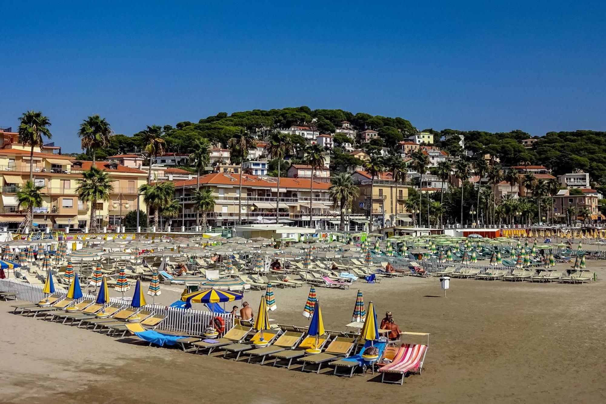 Beachy Vibes- 900M From The Beach - Happy Rentals Marina dʼMarina dʼAndora Exteriör bild