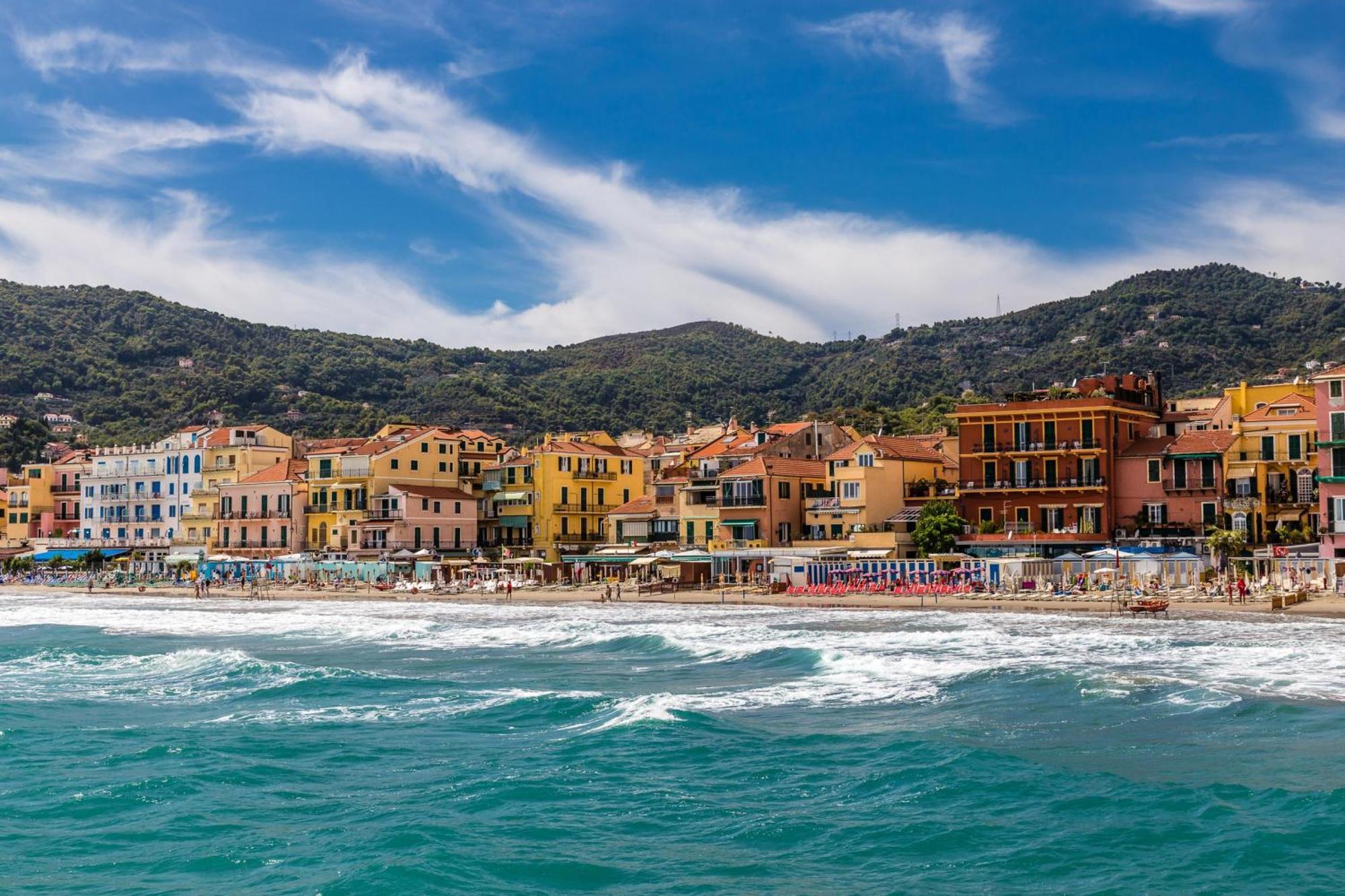 Beachy Vibes- 900M From The Beach - Happy Rentals Marina dʼMarina dʼAndora Exteriör bild